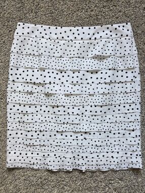 Women's White House Black Market,  lined  Polka Dot Pencil Skirt Sz 8